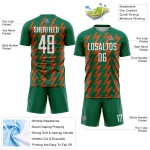 Benutzerdefinierte Kelly Grün Weiß-Orange Zickzack Form Sublimation Fußball Uniform Trikot